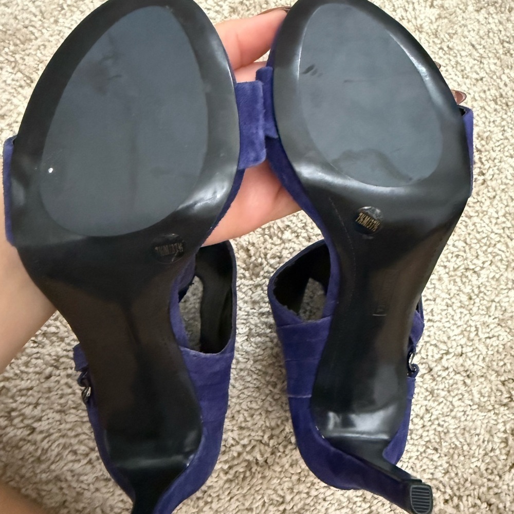 Vince Camuto Royal Blue Heels with Chain Detail - Picture 6 of 11